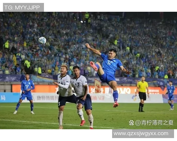 足球明星勇斗小偷展现英雄本色引发社会热议 足球明星勇斗小偷展现英雄本色引发社会热议